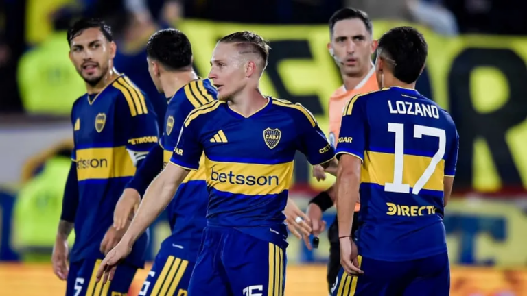 Jugadores de Boca y Estudiantes durante el partido en el estadio de Huracán