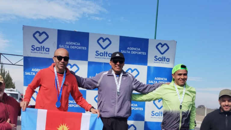 Podio del Duatlón del NOA en Salta con atletas catamarqueños
