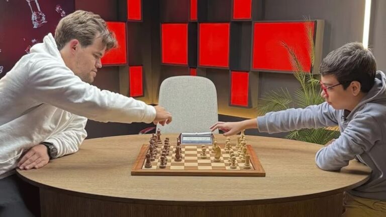 Faustino Oro jugando ajedrez en Chess.com