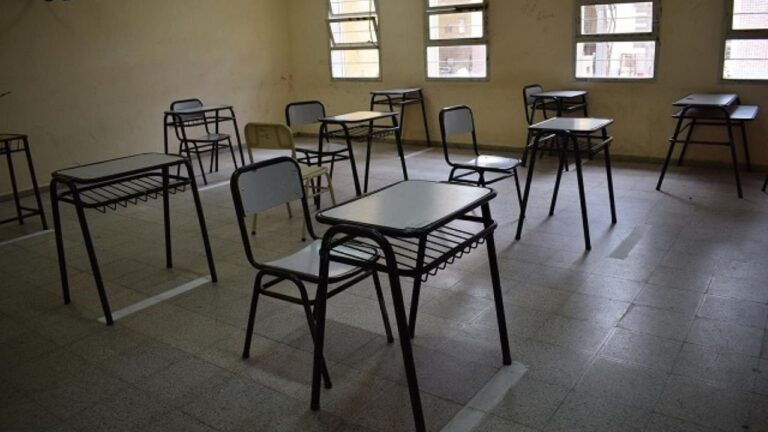Escuela en Fiambalá afectada por el viento zonda