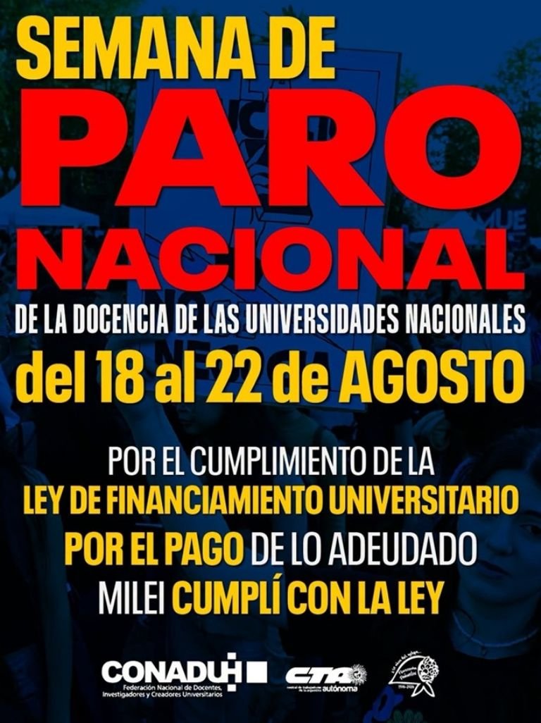 Trabajadores universitarios en asamblea