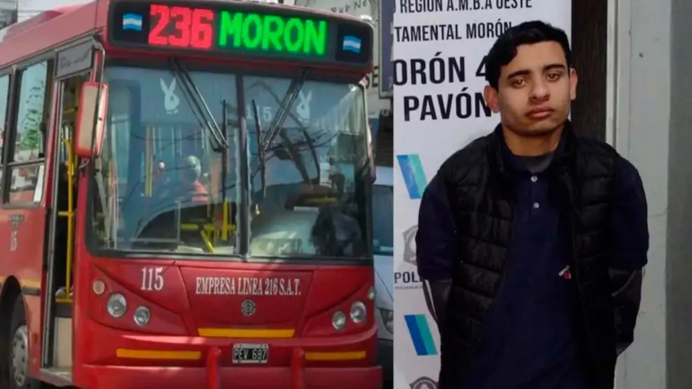 Colectivo de la línea 216 en la terminal de Pontevedra