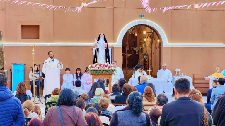 Desfile gaucho en las Fiestas Patronales de Las Cañas