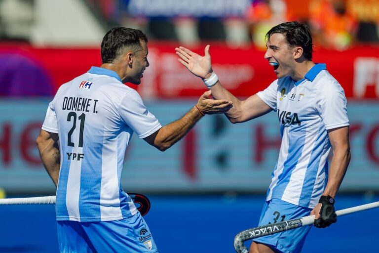 Partido de hockey sobre césped entre Argentina y Países Bajos