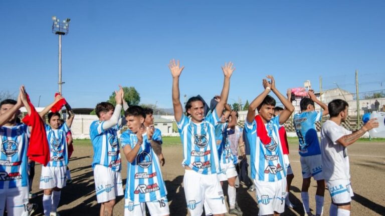 Finales del fútbol capitalino en el estadio Malvinas Argentinas