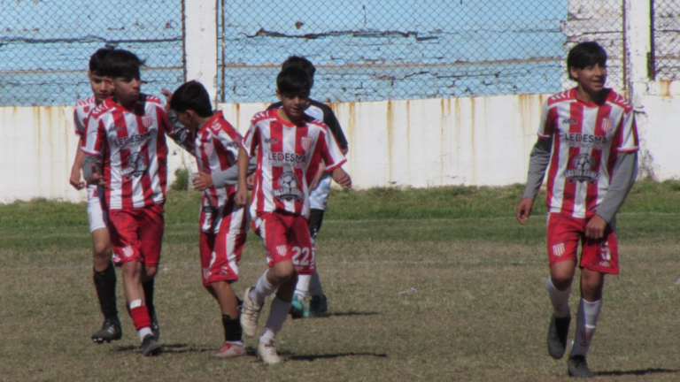 Partido de fútbol de divisiones inferiores en la Liga Chacarera