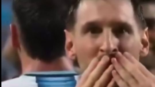 Lionel Messi con la camiseta de la Selección argentina
