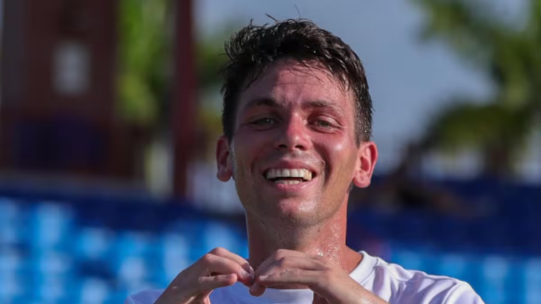 Matías Pourrain, futbolista argentino, durante un partido con Miami United