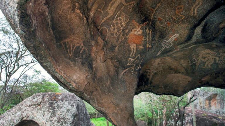 Pinturas rupestres en el Parque Arqueológico La Tunita