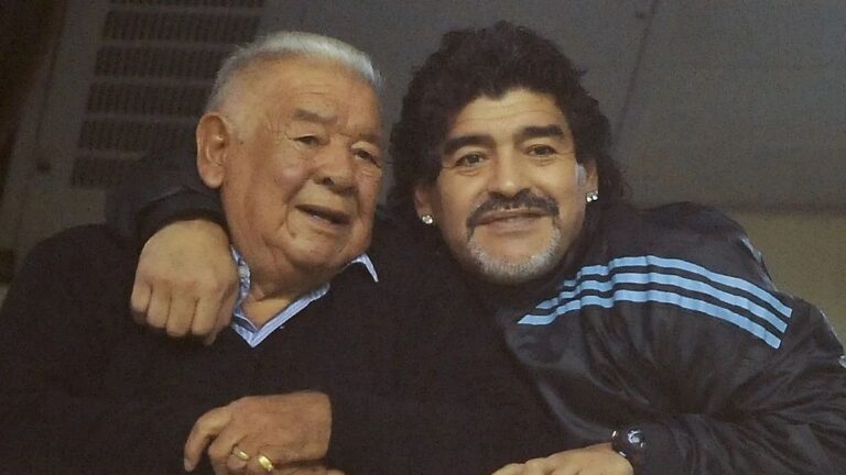 Peritos analizan historia clínica de Don Diego