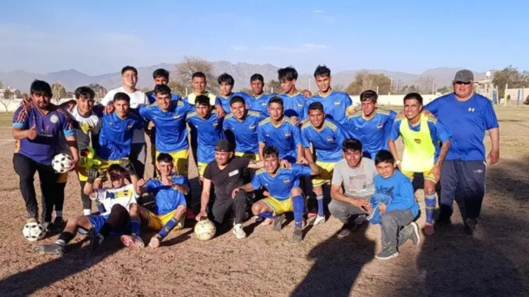 Partido entre Progreso de Tinogasta y San Luis de Belén en el estadio Gustavo Alberto Díaz