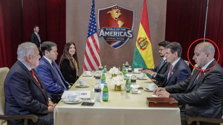 Fernando Cerimedo en un evento internacional