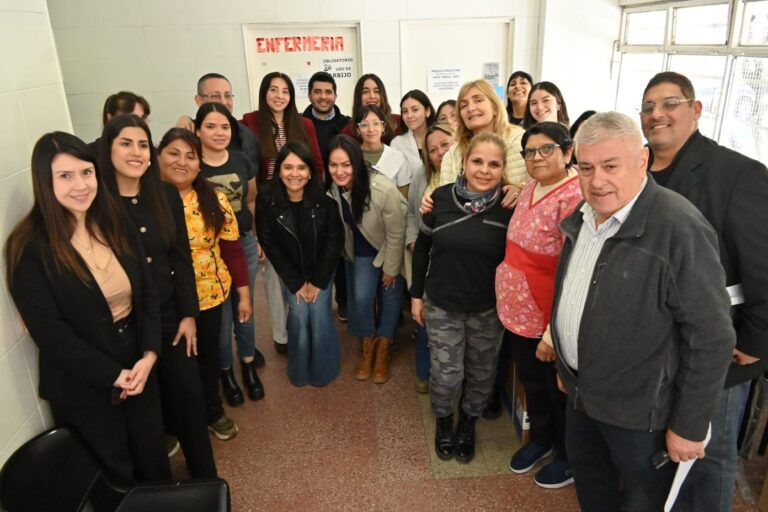 Entrega de equipamiento en centro de salud de Catamarca