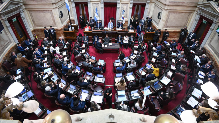 Vicepresidenta Victoria Villarruel preside la sesión del Senado