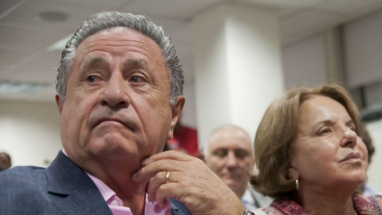 Solicitud de indagatoria en causa Vacunatorio VIP
