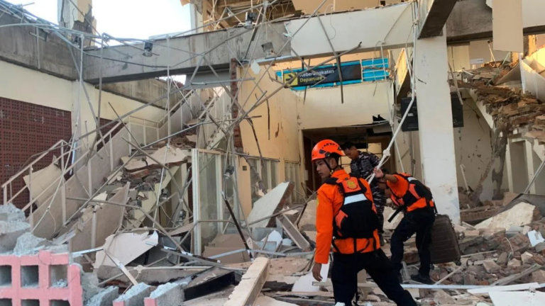 Zona afectada por terremoto en Indonesia
