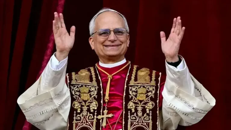 Papa León XIV durante una audiencia en el Vaticano