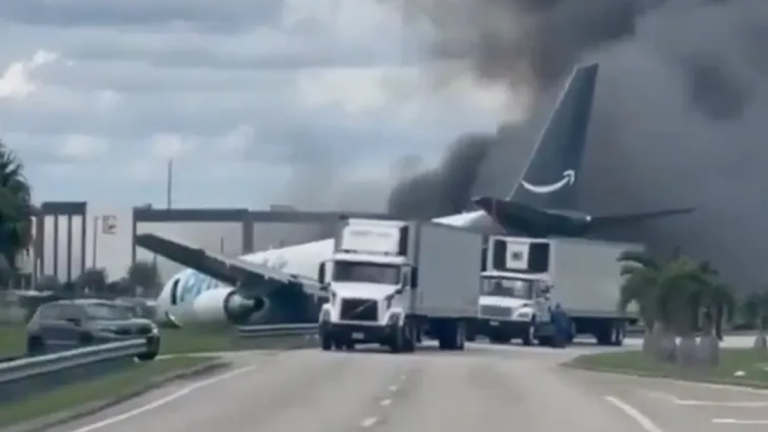 Avión de carga de Amazon incendiado cerca del Aeropuerto Internacional de Miami
