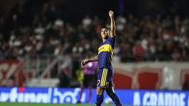 Jugadores de Boca y Sao Paulo durante el partido en el Morumbí