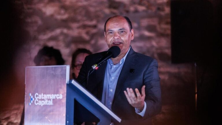 Autoridades durante la apertura del XVII Encuentro Nacional de CECA Argentina en el Centro de Arte y Tecnología Aplicada (CATA) de Catamarca