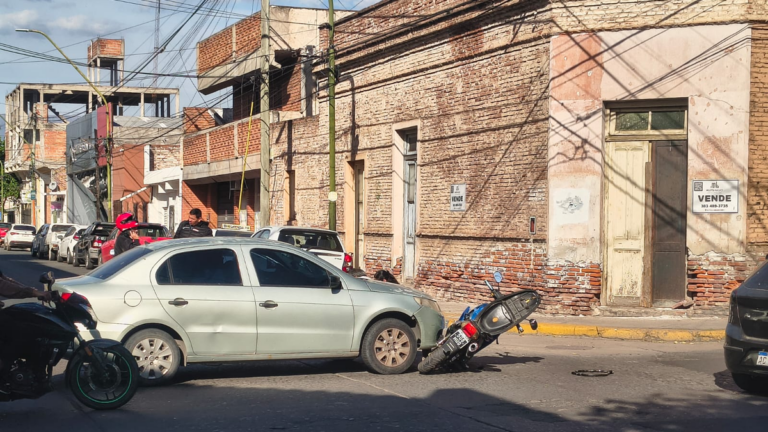 Intersección de Avenida San Martín y calle 9 de Julio en Catamarca