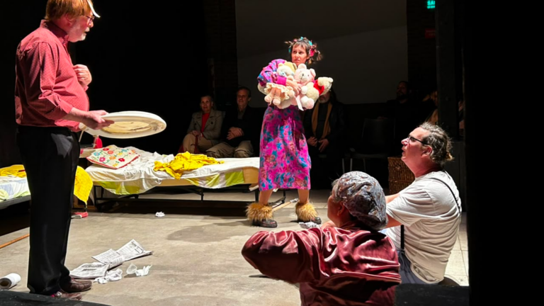 Escena de la obra El Retrete en el Teatro del Sur