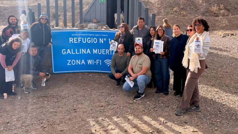 Comitiva de periodistas internacionales durante el recorrido por la Ruta Nacional 60 y el Paso de San Francisco en Catamarca