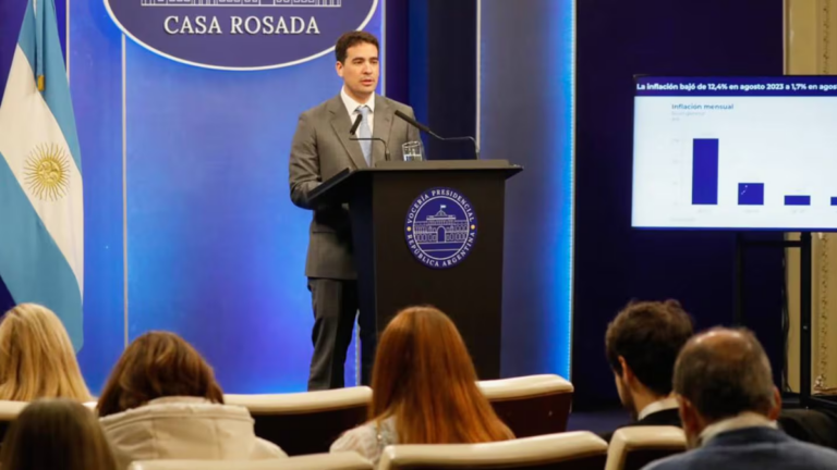 Conferencia de prensa en Casa Rosada