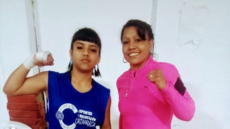 Leonel Pacheco durante su combate en el festival Guerra Chacarera 4