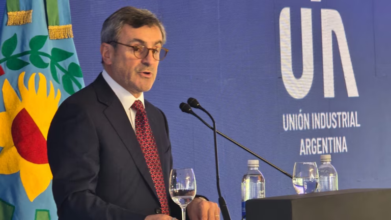 Daniel Rappallini, presidente de la UIA, durante su discurso en el encuentro industrial