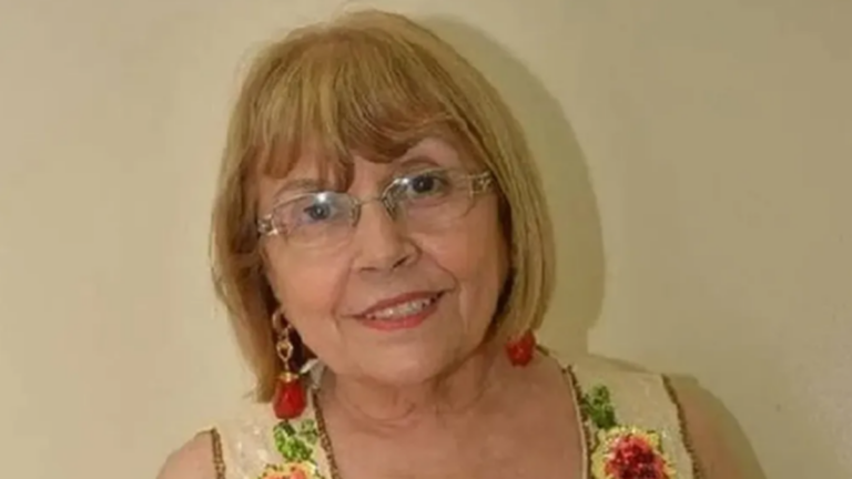Placa conmemorativa en honor a Hilda Angélica García en el Teatro Girardi