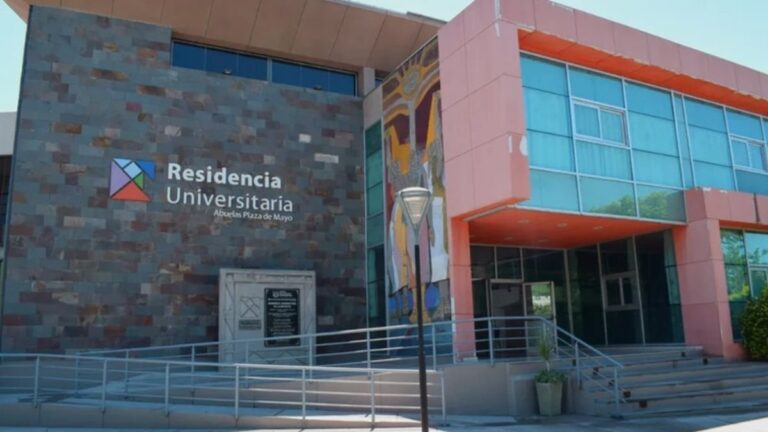 Estudiantes en la Residencia Universitaria de la UNCa