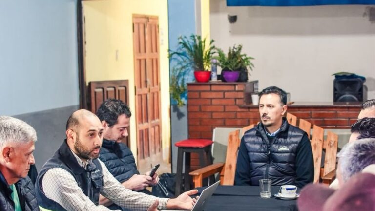 Reunión interinstitucional en Los Varela para abordar casos de rabia en Ambato