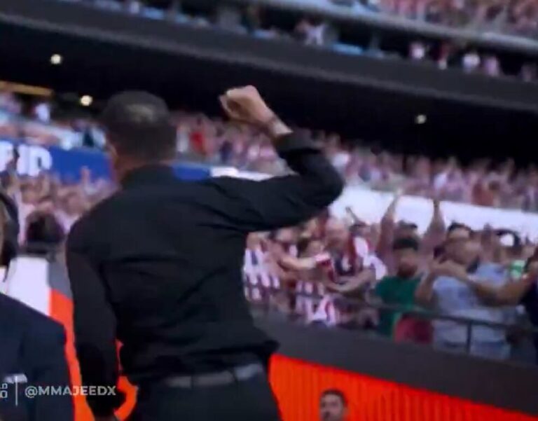 Diego Simeone celebrando el triunfo de Atlético de Madrid sobre Real Madrid