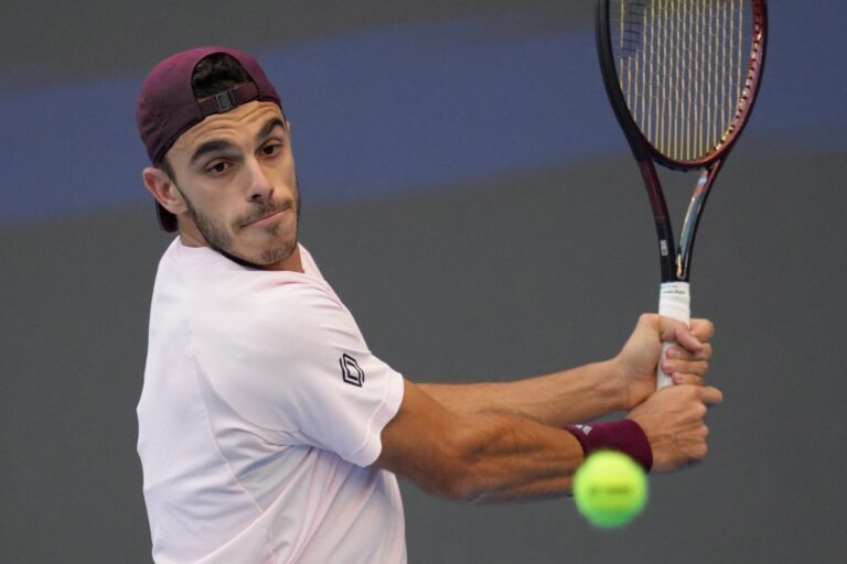 Francisco Cerúndolo durante un partido en el Masters 1000 de Shanghai